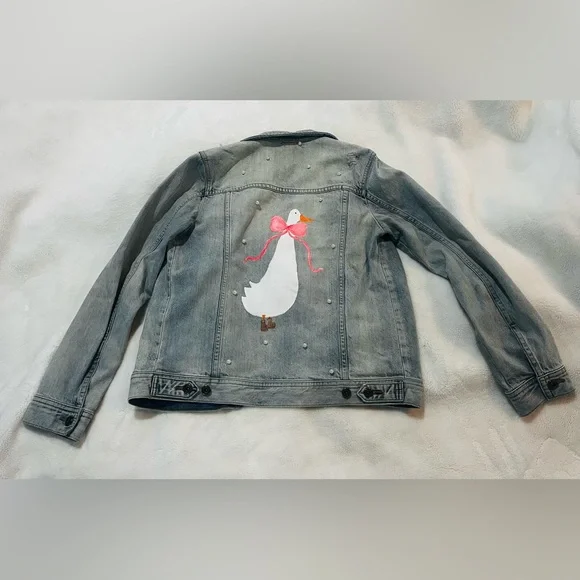 🎀Hand Painted Denim Jacket with Goose Design - Picture 2 of 7